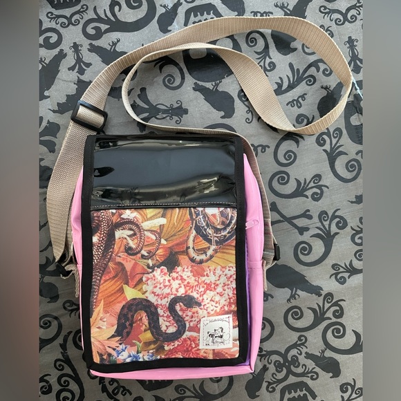 One of a kind original shoulder back - Picture 1 of 5